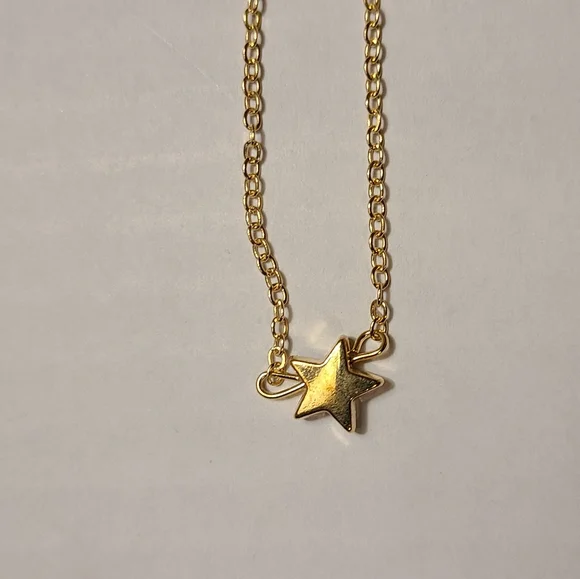 GOLDEN STAR NECKLACE ON GOLD PLATED CHAIN - Picture 2 of 4